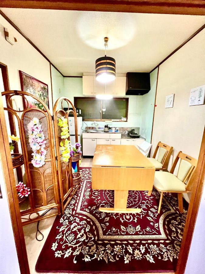 Shiraha Apartment *