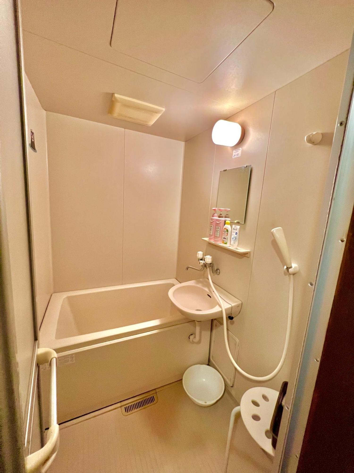 Shiraha Apartment *